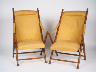 Vente aux enchères Paire de grands fauteuils pliants 1900 en bambou, garniture de tissu j