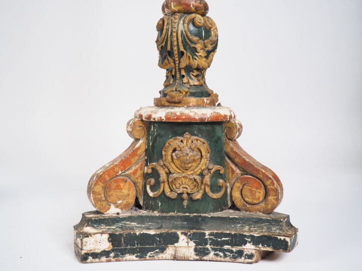 Paire de grands candélabres début XIXème de style Louis XIV en bois sc