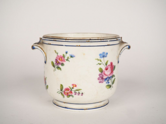 Vente aux enchères Rafraîchissoir XVIIIème en porcelaine polychrome de Sèvres à décor de 