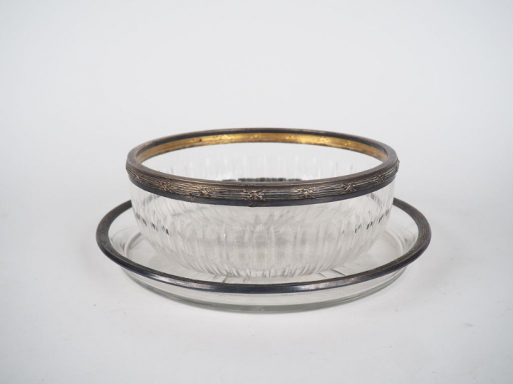 Plat et compotier en cristal taillé, monture en argent de style Louis 