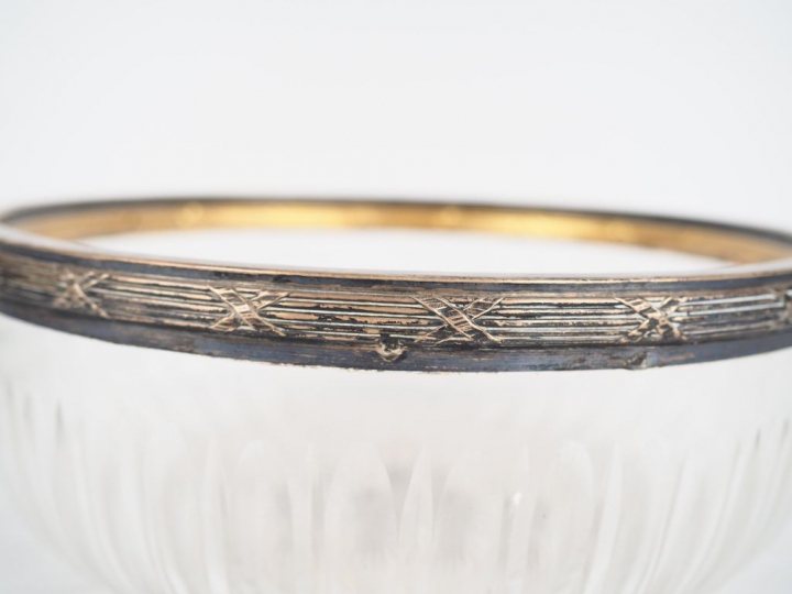 Plat et compotier en cristal taillé, monture en argent de style Louis 