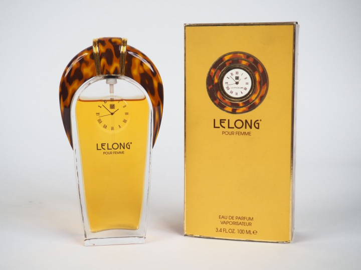 Lucien LELONG. Flacon de parfum dans son coffret.