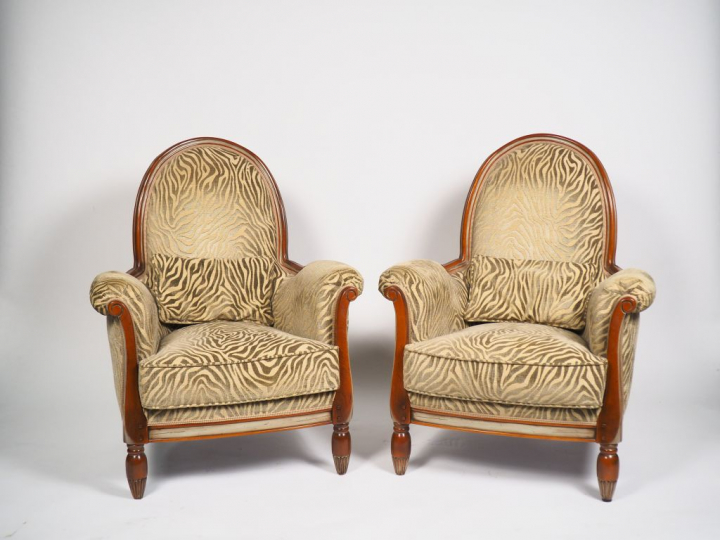 Paire de fauteuils 1940 en bois naturel, garniture de velours vert ama