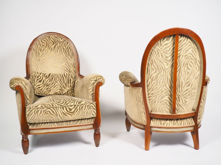Paire de fauteuils 1940 en bois naturel, garniture de velours vert ama