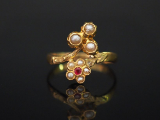 Vente aux enchères Bague Napoléon III dite "Toi   Moi" en or jaune sertie de perles et d'