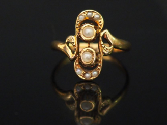 Vente aux enchères Bague Napoléon III de forme marquise en or jaune sertie de perles, à d