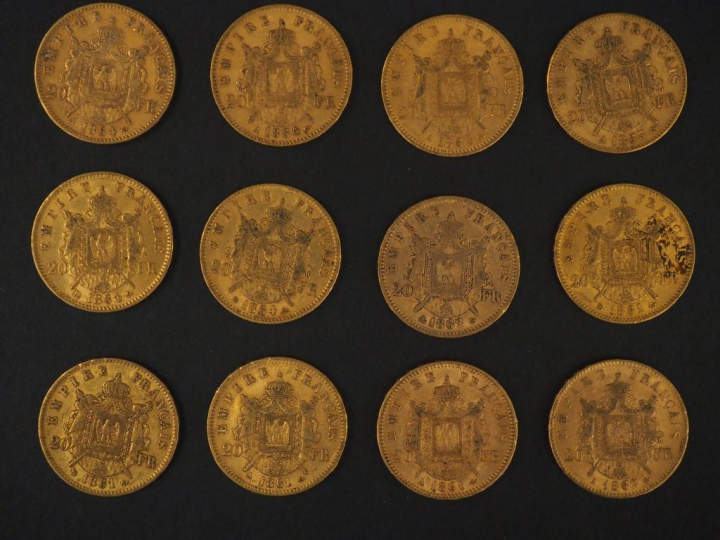 Douze pièces de 20 Francs or, 1861-A (x2), 1861-BB (x2), 1862-A (x2), 