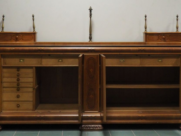 Superbe enfilade 1940 en marqueterie, à décor de rinceaux et de fleurs