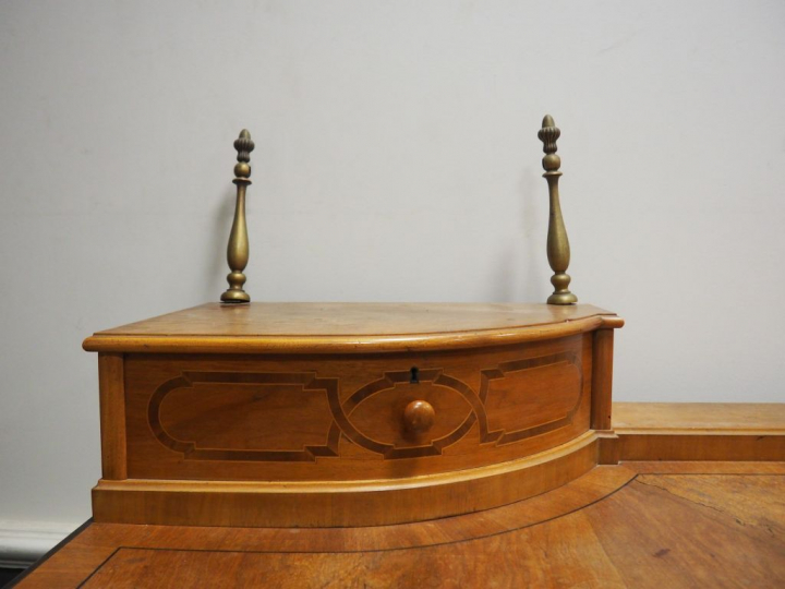 Superbe enfilade 1940 en marqueterie, à décor de rinceaux et de fleurs