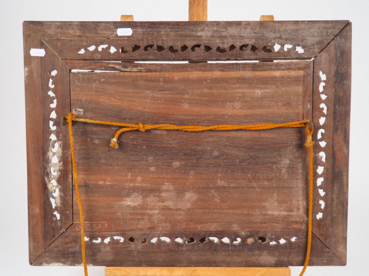 Panneau indochinois fin XIXème en marqueterie de nacre et de laiton. D