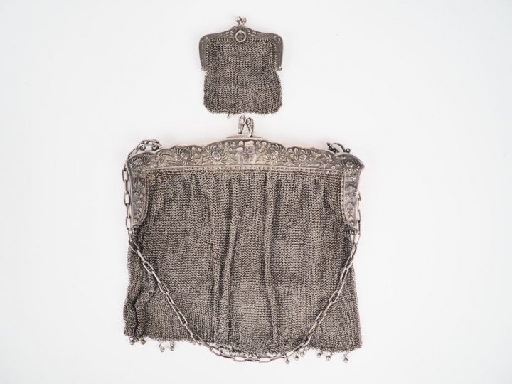 Deux bourses en argent  Indochine vers 1900  Poids : 417 g
