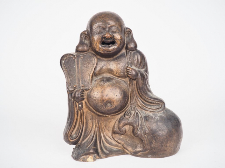 Sujet Hoteï en terre cuite  Japon vers 1900  H. 22 cm