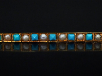 Vente aux enchères Broche barrette Napoléon III en or jaune, sertie de perles blanches et