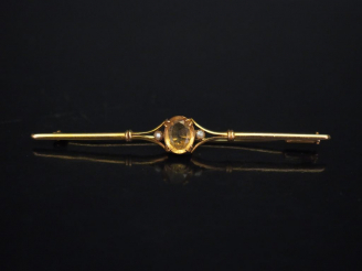 Vente aux enchères Broche barrette Napoléon III en or jaune, sertie en son centre d'un qu
