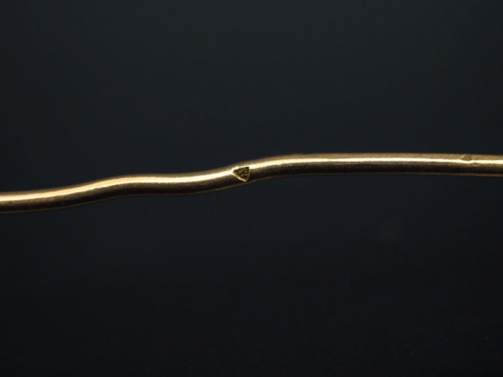 Ensemble comprenant :  - un petit pendentif porte-photo Napoléon III e