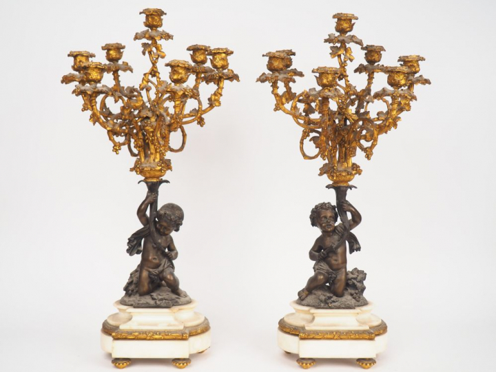 Paire de candélabres Napoléon III de style Louis XVI en marbre blanc e