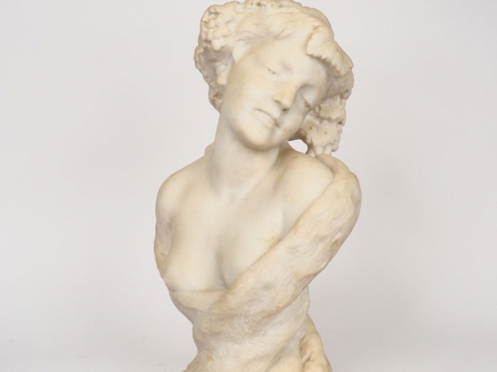 CLODION. "Bacchanale" Sculpture en marbre. Signée. H. 54,5 cm.