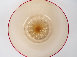 Vente aux enchères Grand plat XIXème en verre soufflé de venise à reflet ocre et à décor 