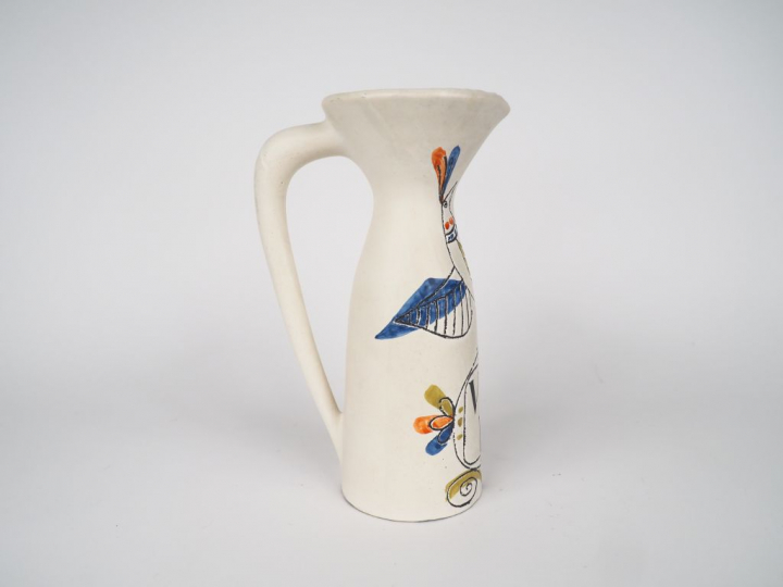 Roger CAPRON. Pichet à vin blanc en céramique de Vallauris à décor pol