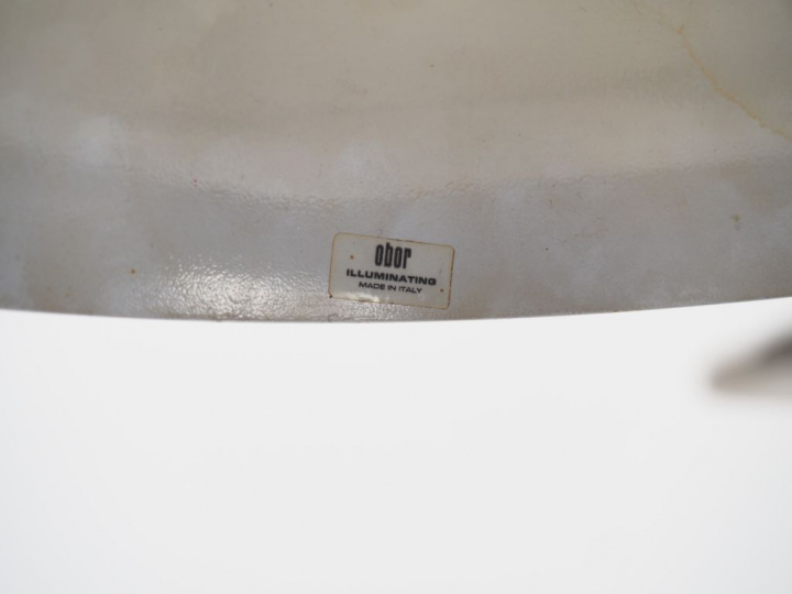 OBOR.  Lampe rétro en marbre et métal. Dim. 50 x 32 cm.