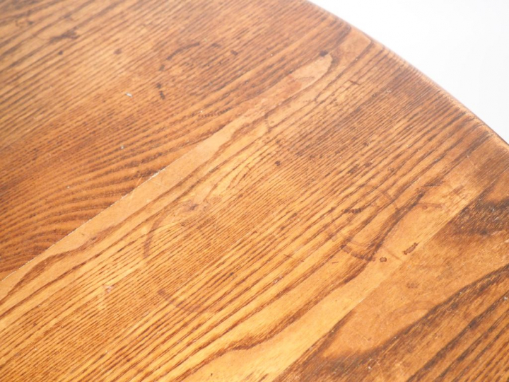 Pierre CHAPO. Grande table circulaire, modèle T21 "Sfax" en orme massi