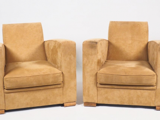 Vente aux enchères Paire de fauteuils de style Art Déco, garniture de velours beige. Dim.