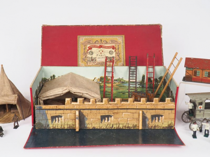 CBG PARIS. Circa fin XIXème réf : 345/1 AMBULANCE coffret défraichi co