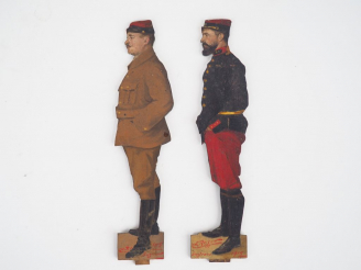 Vente aux enchères Lot de deux soldats de la guerre 1914, découpés et peint sur bois. H. 