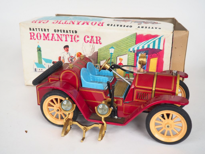 TN Mark Modern Toy : Romantic Car, très bon état d'origine, pas de tra