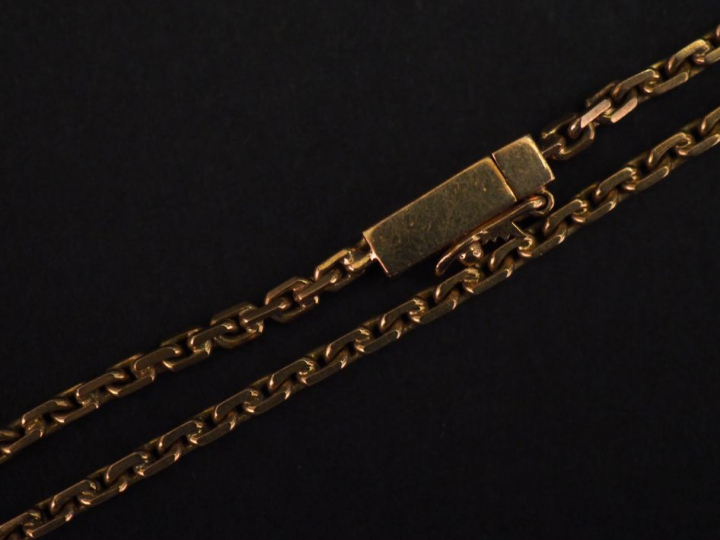 Bracelet en or jaune, maille forçat. Long. 20 cm Poids. 5,75 g  (accid