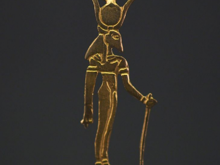 	Pendentif de style égyptien or jaune. H. 3 cm Poids. 1,66 g