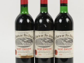 Vente aux enchères 3 BOUTEILLES CHÂTEAU LA TOUR DU PIN FIGEAC GCC ST EMILION - 1970 - 2 B
