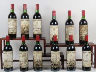 Vente aux enchères 12 BOUTEILLES MOUTON CADET BORDEAUX SUPERIEUR - 1983 - 10 BG/2 LB/EA