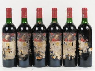 Vente aux enchères 6 BOUTEILLES CHÂTEAU MOUTON ROTHSCHILD 1er GCC PAUILLAC - 1985 - 4 BG/