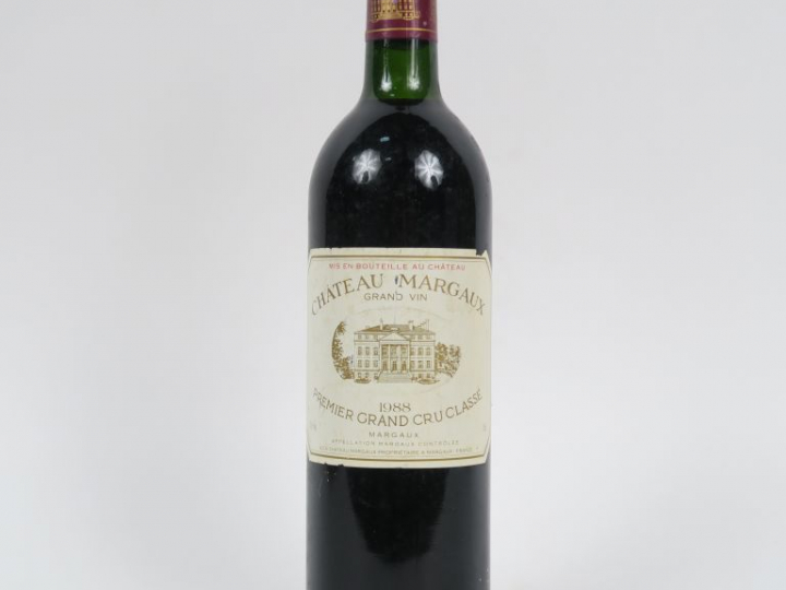 1 BOUTEILLE CHÂTEAU MARGAUX 1er GCC MARGAUX - 1988 - BG/CAPS DÉCOUPÉE