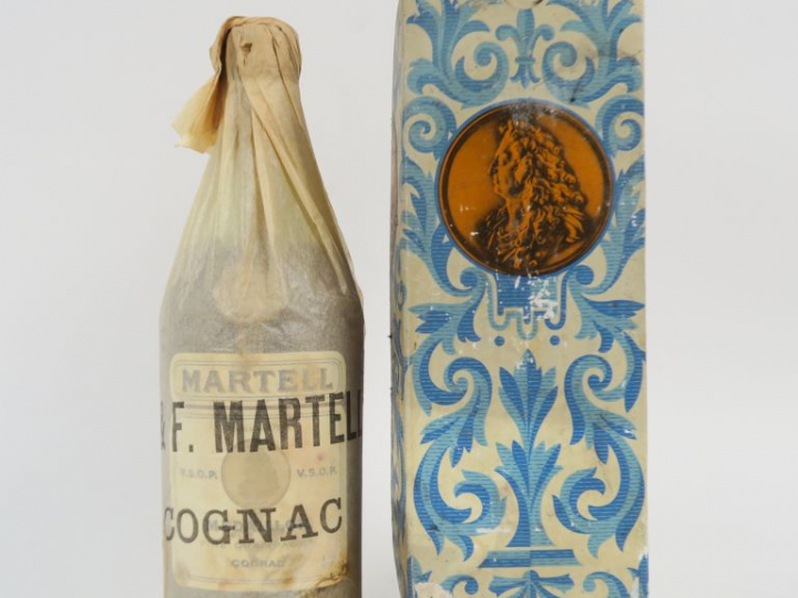 1 VIEILLE BOUTEILLE COGNAC MARTELL 'MEDAILLON' - COFFRET
