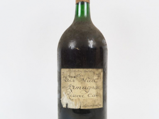 Vente aux enchères 1 VIEUX POT (2,5 L) ARMAGNAC 'RÉSERVE' CAVÉ
