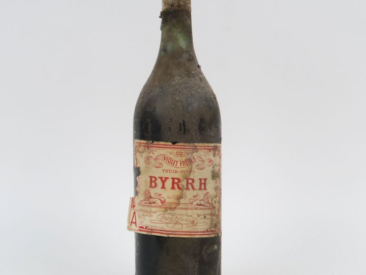 1 TRÈS VIEILLE BOUTEILLE BYRRH - CAPSULE ÉTAIN/BS/ELA