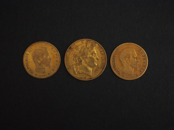 Ensemble comprenant :  - une pièce de 20 Francs or, 1850-A. - deux piè