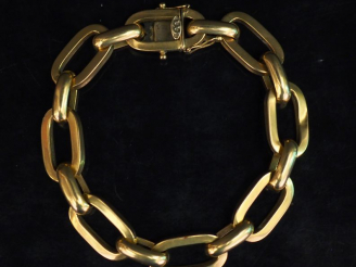 Vente aux enchères Bracelet articulé en or jaune, maille forçat. Long. 20 cm Poids. 15,85