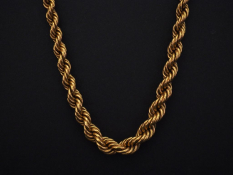 Vente aux enchères Collier souple en or jaune, maille torsadée en chute.  Chainette de sé