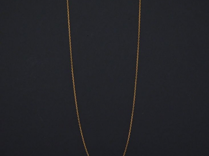 Chaine en or jaune, maille forçat.  Long. 51 cm Poids. 3,24 g   