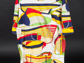Vente aux enchères HERMES T-shirt modèle "Thalassa". Taille L.