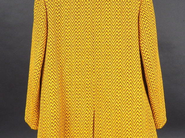 YVES SAINT LAURENT Manteau à col à motifs jaune, noir et orange, en la