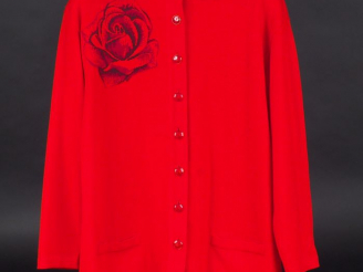 Vente aux enchères ESCADA by Margaretha Ley.  Cardigan rouge à col, en laine vierge, à dé