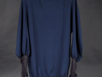 Vente aux enchères RED VALENTINO Tunique bleue en laine mérinos extrafine. Extremité des 