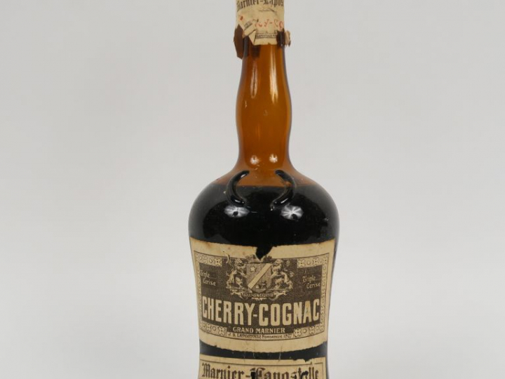 1 BOUTEILLE CHERRY COGNAC GRAND MARNIER