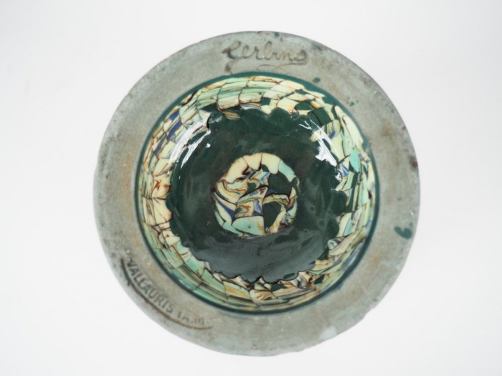 GERBINO.  Vase cornet en céramique polychrome de Vallauris. H. 15,5 cm
