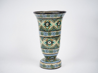 Vente aux enchères GERBINO.  Vase cornet en céramique polychrome de Vallauris H. 34,5 cm 