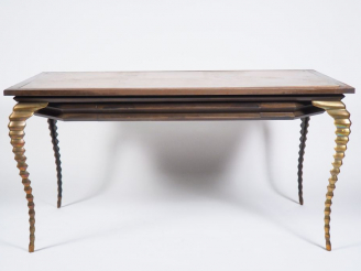Vente aux enchères Mark BROZIER-JONES.  Bureau "alligator" en métal, ouvrant à un tiroir 